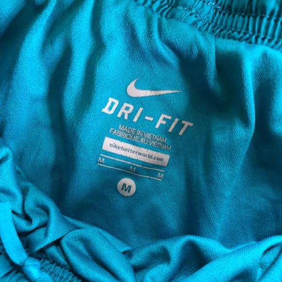 Nike Dri-Fit Women's Athletic Shorts Size M - Picture 3 of 10